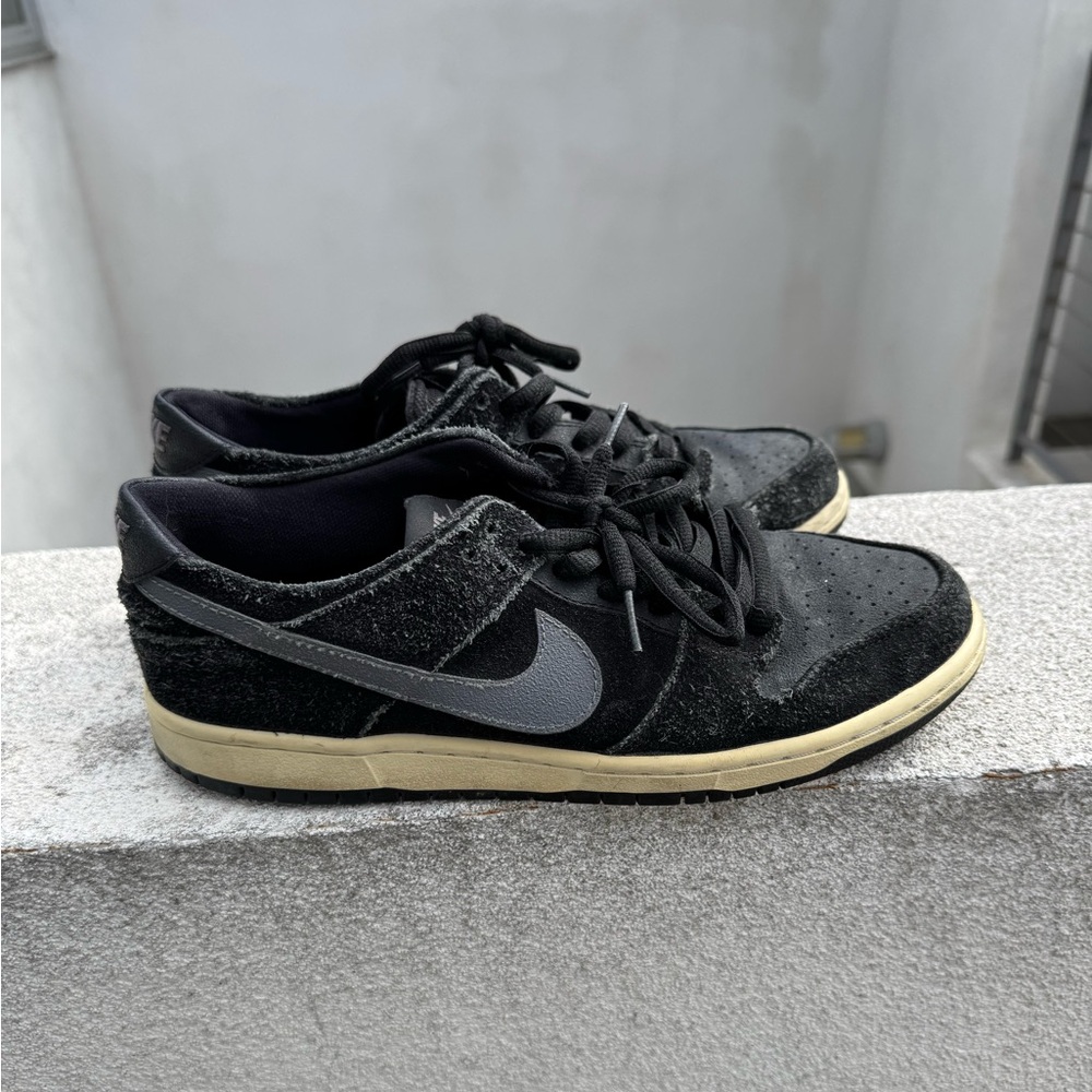Nike SB Dunk Low size 9.5 Mens Black/Grey Collectable